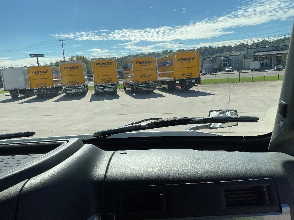 Sleeper Tractor-Heavy Duty Tractors-Volvo-2022-VNL64760-Knoxville-TN-443,163\n\t\tmiles-$ 80,500 - Image 14