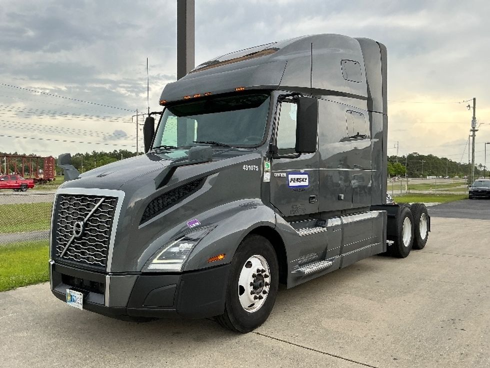 Sleeper Tractor-Heavy Duty Tractors-Volvo-2022-VNL64760-La Porte-IN-442,615\n\t\tmiles-$ 79,500 - Image 3