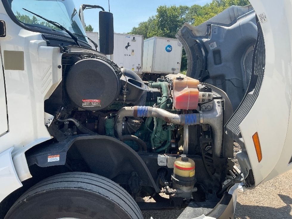 Sleeper Tractor-Heavy Duty Tractors-Volvo-2022-VNL64760-La Porte-IN-490,504\n\t\tmiles-$ 75,500 - Image 20