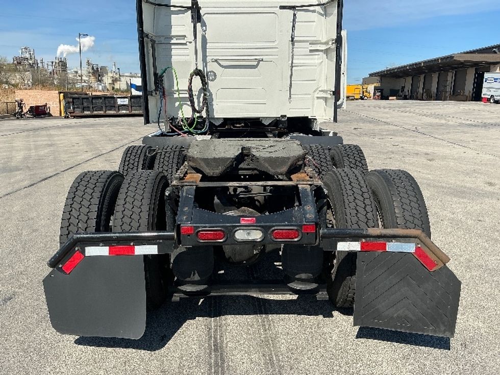 Sleeper Tractor-Heavy Duty Tractors-Volvo-2022-VNL64760-La Porte-IN-502,596\n\t\tmiles-$ 68,500 - Image 23