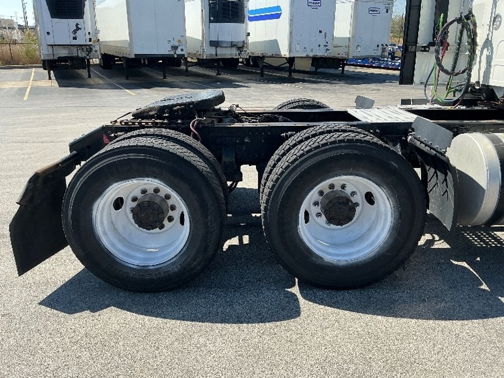 Sleeper Tractor-Heavy Duty Tractors-Volvo-2022-VNL64760-La Porte-IN-502,596\n\t\tmiles-$ 68,500 - Image 24