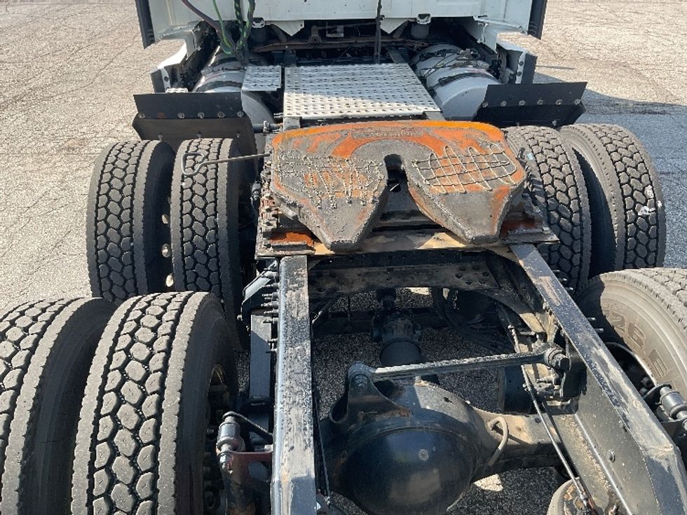 Sleeper Tractor-Heavy Duty Tractors-Volvo-2022-VNL64760-La Porte-IN-513,064\n\t\tmiles-$ 69,500 - Image 6