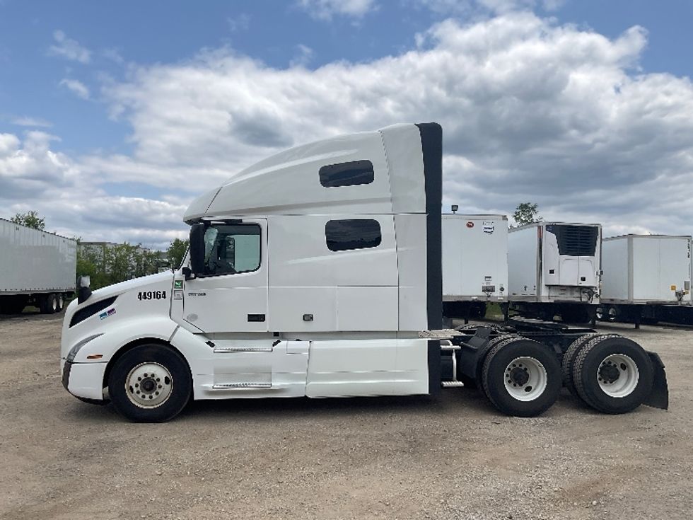 Sleeper Tractor-Heavy Duty Tractors-Volvo-2022-VNL64760-La Porte-IN-516,179\n\t\tmiles-$ 73,500 - Image 4