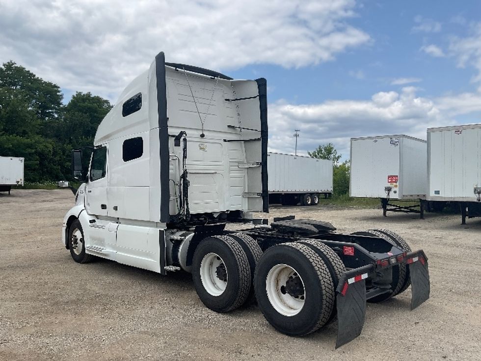 Sleeper Tractor-Heavy Duty Tractors-Volvo-2022-VNL64760-La Porte-IN-516,179\n\t\tmiles-$ 73,500 - Image 5
