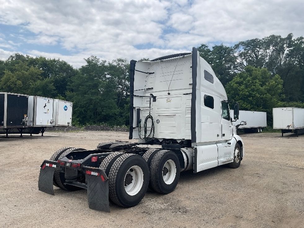 Sleeper Tractor-Heavy Duty Tractors-Volvo-2022-VNL64760-La Porte-IN-516,179\n\t\tmiles-$ 73,500 - Image 7