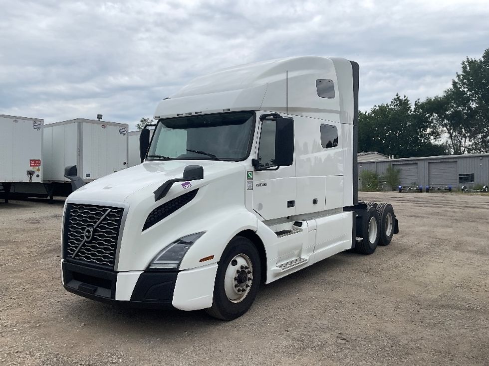 Sleeper Tractor-Heavy Duty Tractors-Volvo-2022-VNL64760-La Porte-IN-636,489\n\t\tmiles-$ 64,250 - Image 3