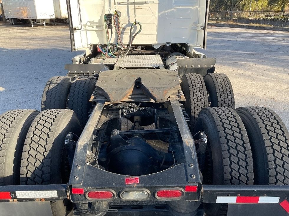 Sleeper Tractor-Heavy Duty Tractors-Volvo-2022-VNL64760-Lakeland-FL-654,079\n\t\tmiles-$ 56,250 - Image 6