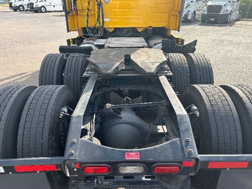 Sleeper Tractor-Heavy Duty Tractors-Volvo-2022-VNL64760-Laredo-TX-523,008\n\t\tmiles-$ 69,750 - Image 6