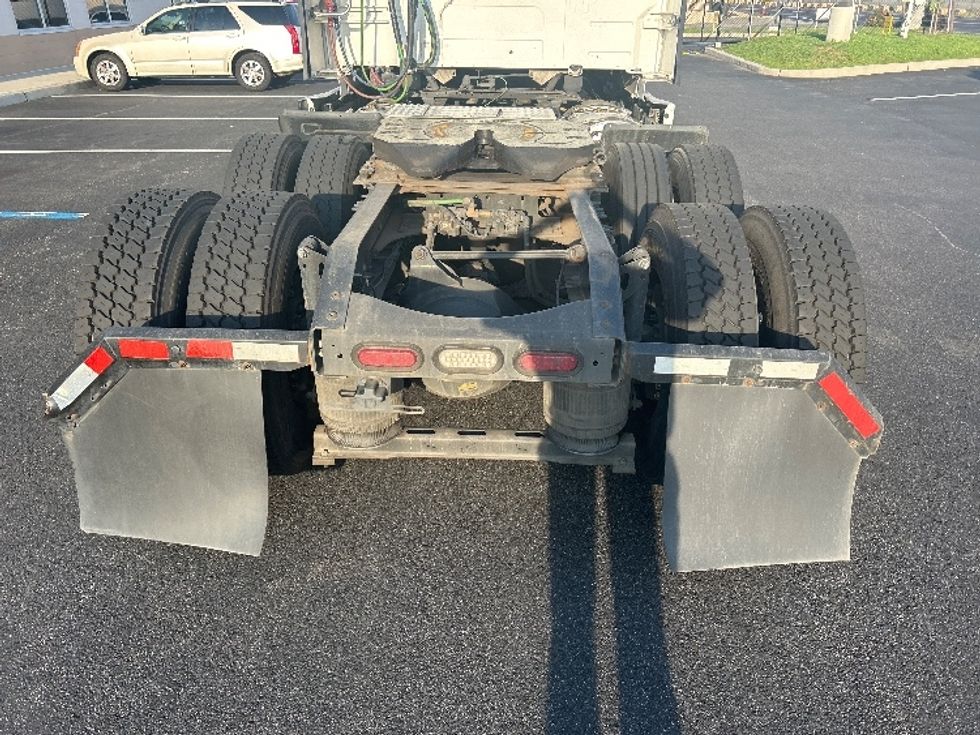 Sleeper Tractor-Heavy Duty Tractors-Volvo-2022-VNL64760-Linden-NJ-481,266\n\t\tmiles-$ 79,000 - Image 6