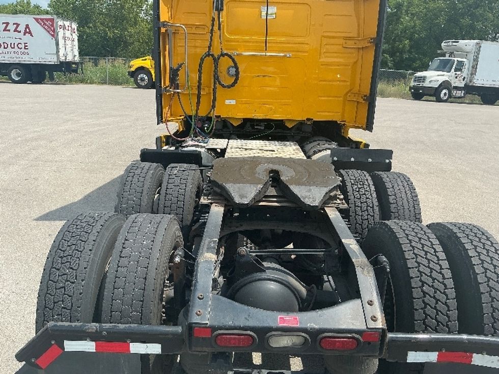 Sleeper Tractor-Heavy Duty Tractors-Volvo-2022-VNL64760-Louisville-KY-369,258\n\t\tmiles-$ 81,750 - Image 6