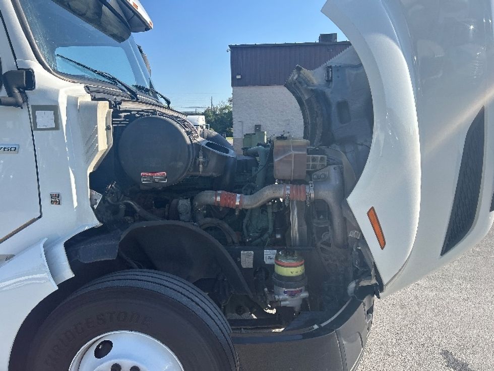 Sleeper Tractor-Heavy Duty Tractors-Volvo-2022-VNL64760-Louisville-KY-467,483\n\t\tmiles-$ 75,250 - Image 20