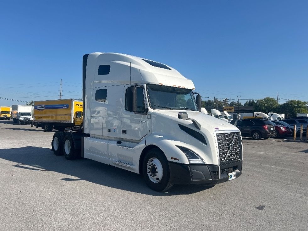 Sleeper Tractor-Heavy Duty Tractors-Volvo-2022-VNL64760-Louisville-KY-467,483\n\t\tmiles-$ 75,250 - Image 3