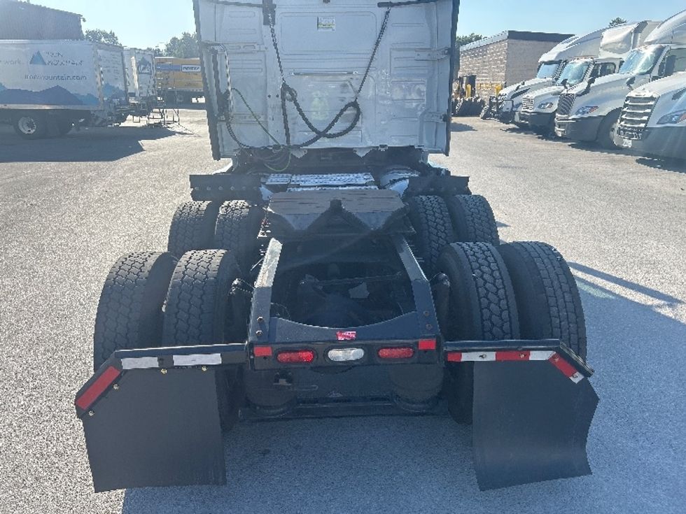 Sleeper Tractor-Heavy Duty Tractors-Volvo-2022-VNL64760-Louisville-KY-467,483\n\t\tmiles-$ 75,250 - Image 6