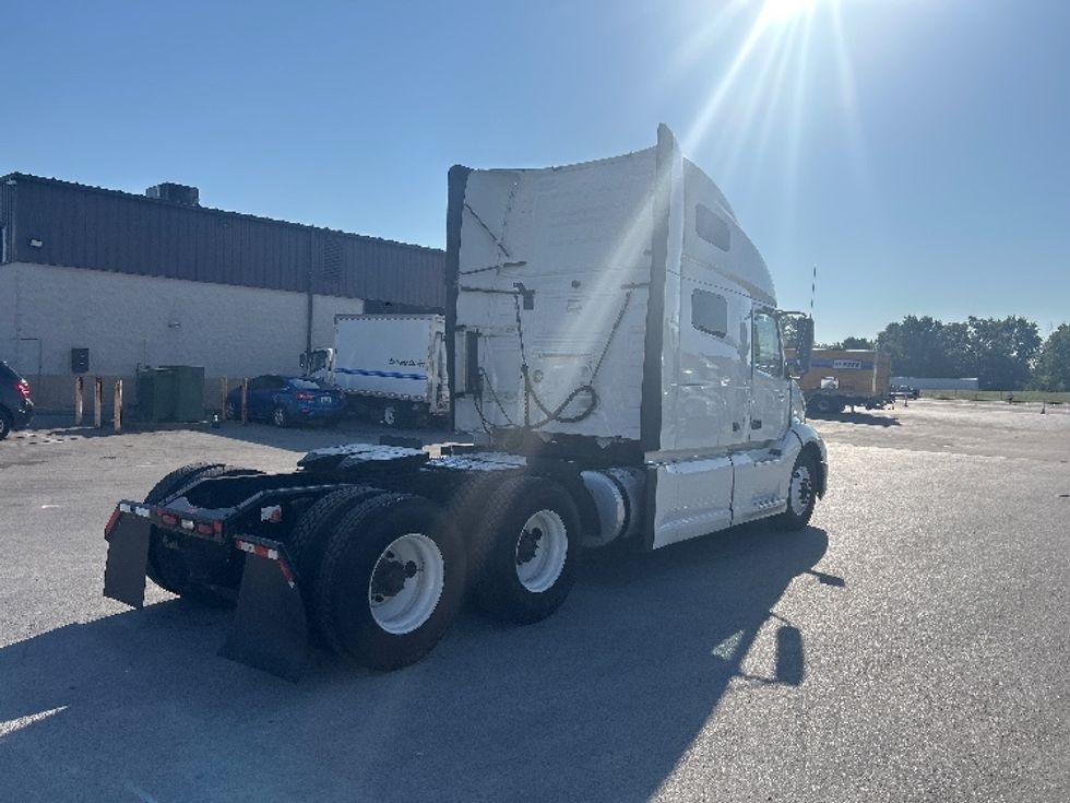 Sleeper Tractor-Heavy Duty Tractors-Volvo-2022-VNL64760-Louisville-KY-467,483\n\t\tmiles-$ 75,250 - Image 7