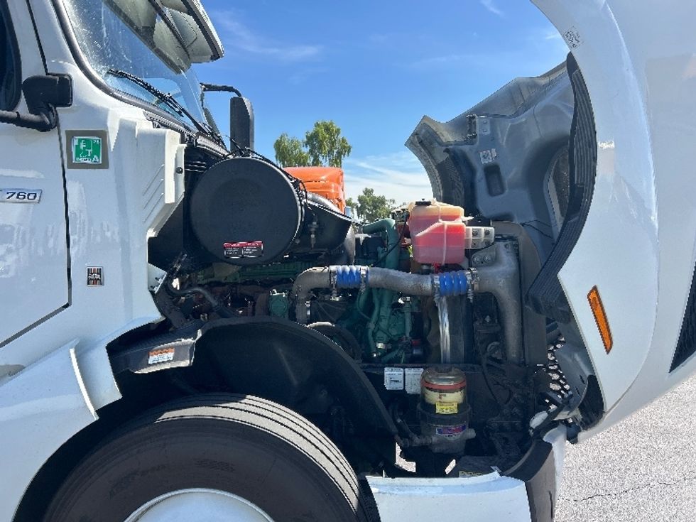 Sleeper Tractor-Heavy Duty Tractors-Volvo-2022-VNL64760-Louisville-KY-509,880\n\t\tmiles-$ 84,000 - Image 20