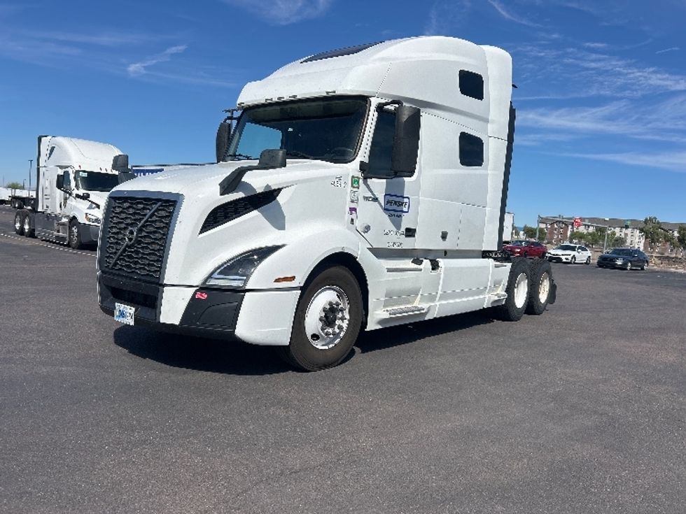 Sleeper Tractor-Heavy Duty Tractors-Volvo-2022-VNL64760-Louisville-KY-509,880\n\t\tmiles-$ 84,000 - Image 3