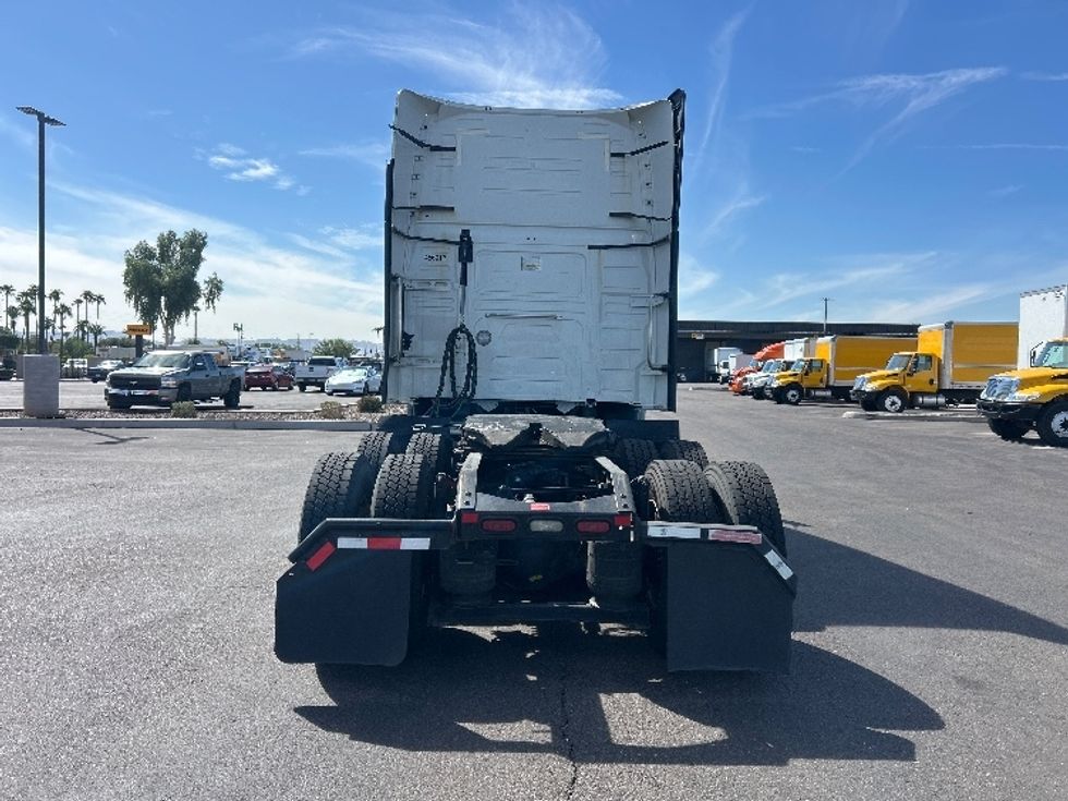 Sleeper Tractor-Heavy Duty Tractors-Volvo-2022-VNL64760-Louisville-KY-509,880\n\t\tmiles-$ 84,000 - Image 6