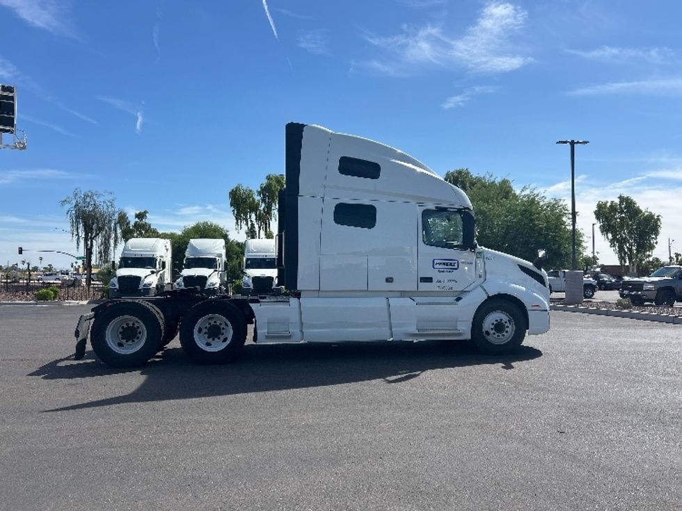 Sleeper Tractor-Heavy Duty Tractors-Volvo-2022-VNL64760-Louisville-KY-509,880\n\t\tmiles-$ 84,000 - Image 8