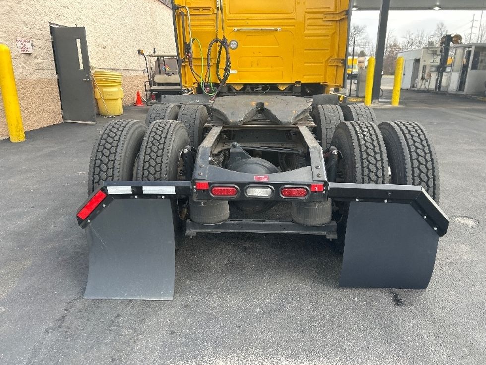 Sleeper Tractor-Heavy Duty Tractors-Volvo-2022-VNL64760-Louisville-KY-560,819\n\t\tmiles-$ 58,750 - Image 6