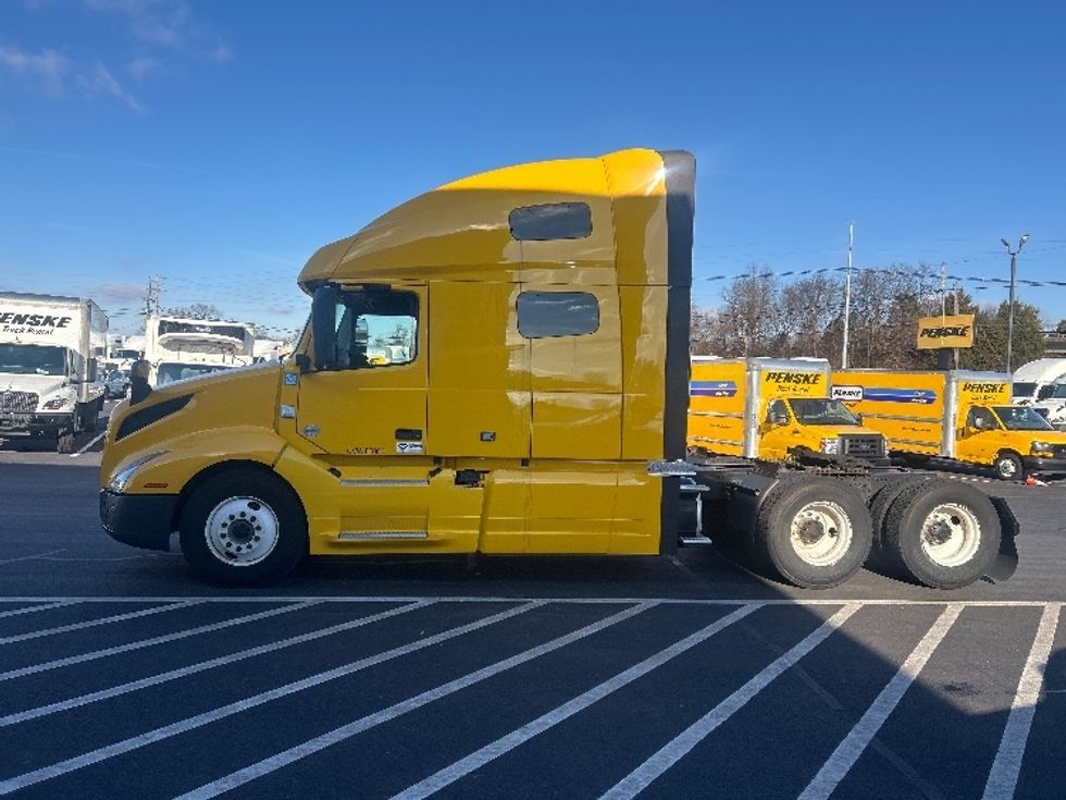 Sleeper Tractor-Heavy Duty Tractors-Volvo-2022-VNL64760-Louisville-KY-638,750\n\t\tmiles-$ 51,250 - Image 4