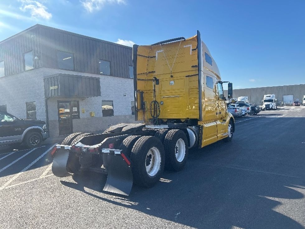 Sleeper Tractor-Heavy Duty Tractors-Volvo-2022-VNL64760-Louisville-KY-638,750\n\t\tmiles-$ 51,250 - Image 7