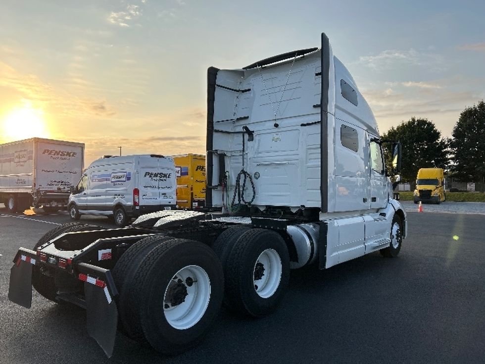 Sleeper Tractor-Heavy Duty Tractors-Volvo-2022-VNL64760-Madison-AL-534,241\n\t\tmiles-$ 71,500 - Image 7