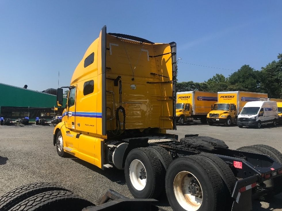 Sleeper Tractor-Heavy Duty Tractors-Volvo-2022-VNL64760-Manassas-VA-525,763\n\t\tmiles-$ 64,750 - Image 5