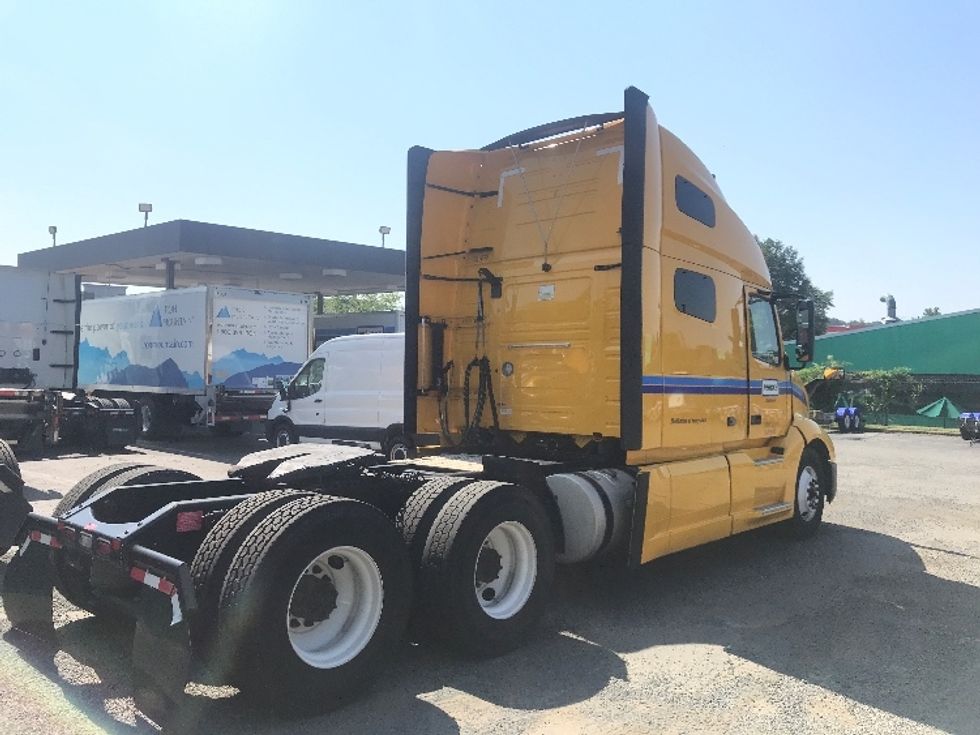 Sleeper Tractor-Heavy Duty Tractors-Volvo-2022-VNL64760-Manassas-VA-525,763\n\t\tmiles-$ 64,750 - Image 7