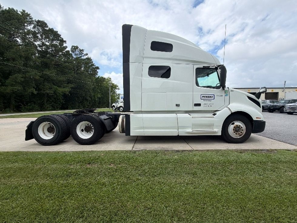 Sleeper Tractor-Heavy Duty Tractors-Volvo-2022-VNL64760-Mebane-NC-512,951\n\t\tmiles-$ 80,000 - Image 7
