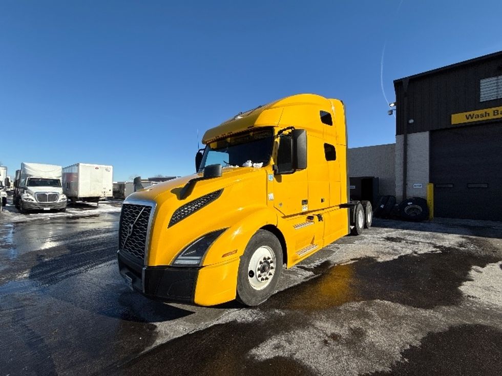 Sleeper Tractor-Heavy Duty Tractors-Volvo-2022-VNL64760-Medina-OH-553,915\n\t\tmiles-$ 59,250 - Image 3