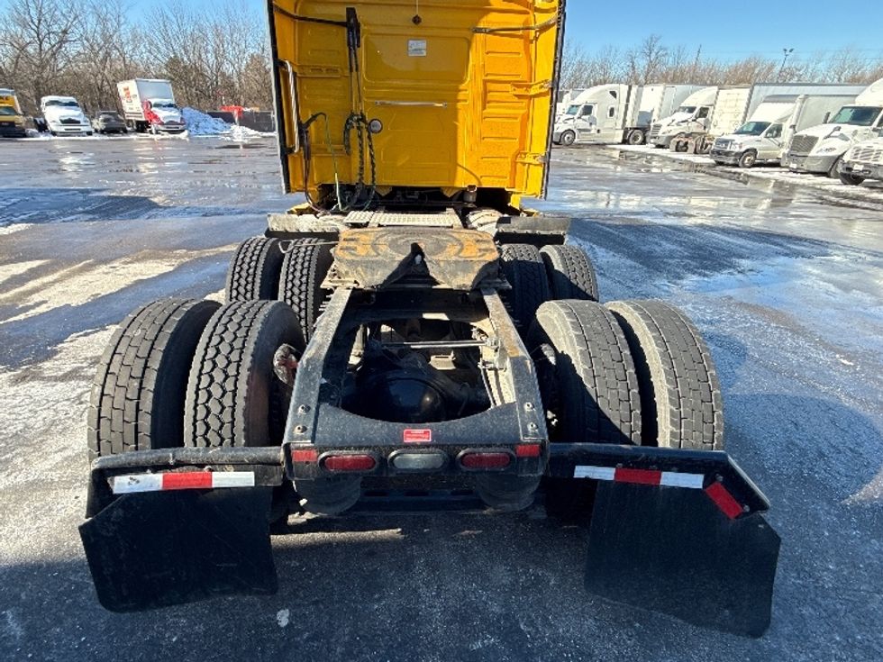 Sleeper Tractor-Heavy Duty Tractors-Volvo-2022-VNL64760-Medina-OH-553,915\n\t\tmiles-$ 59,250 - Image 6