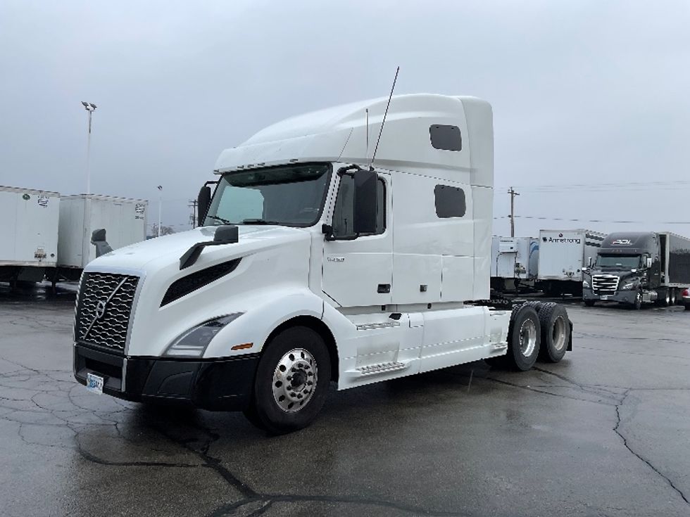 Sleeper Tractor-Heavy Duty Tractors-Volvo-2022-VNL64760-Milwaukee-WI-353,961\n\t\tmiles-$ 81,250 - Image 3