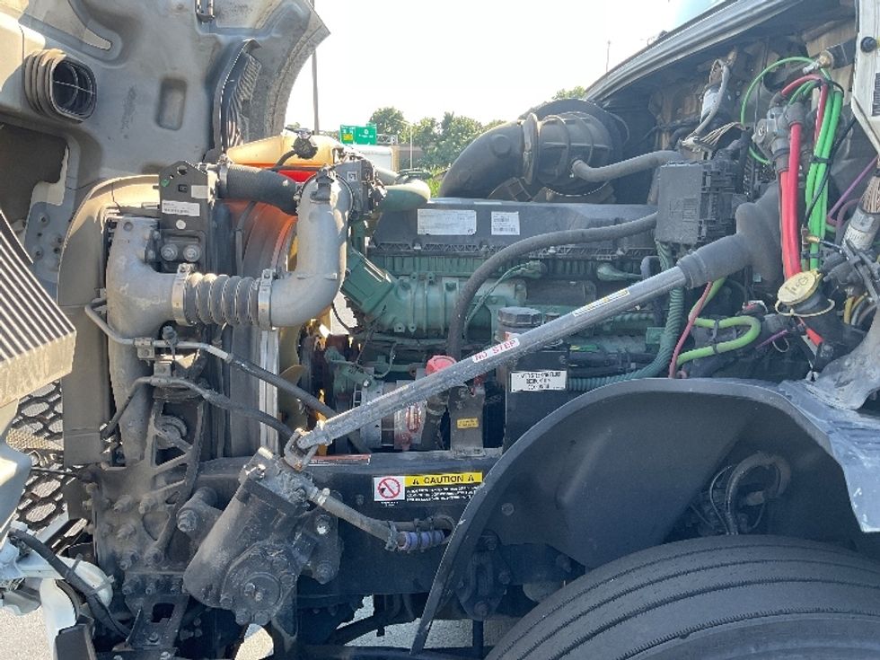 Sleeper Tractor-Heavy Duty Tractors-Volvo-2022-VNL64760-Milwaukee-WI-480,955\n\t\tmiles-$ 78,250 - Image 21