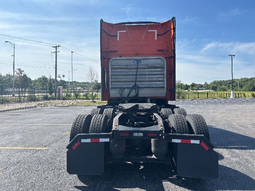 Sleeper Tractor-Heavy Duty Tractors-Volvo-2022-VNL64760-Moberly-MO-372,254\n\t\tmiles-$ 95,000 - Image 6