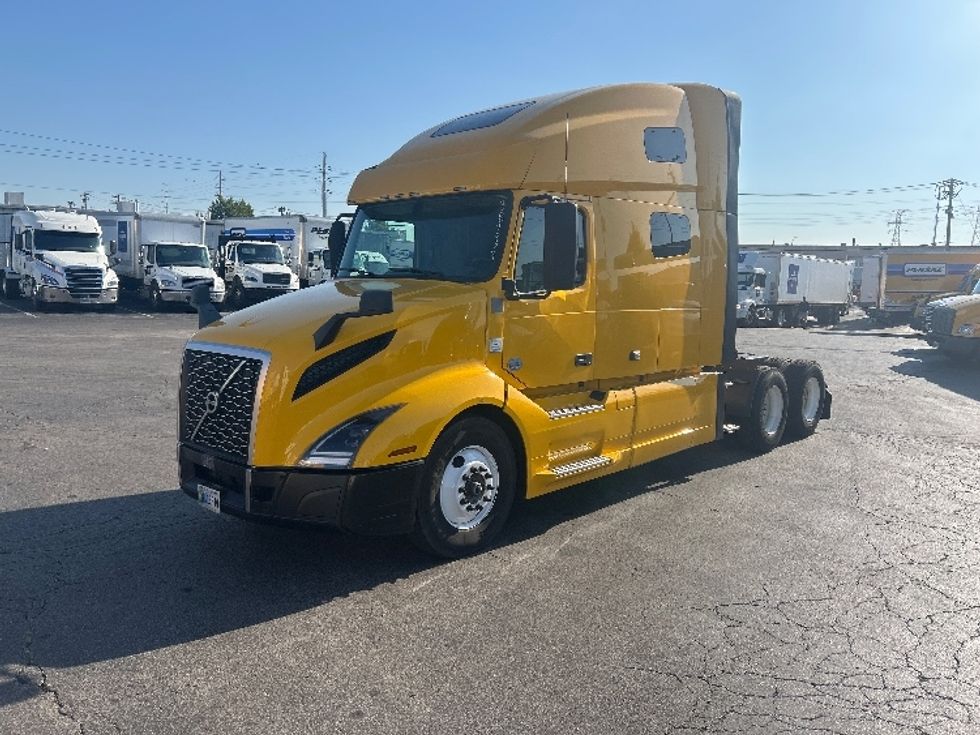 Sleeper Tractor-Heavy Duty Tractors-Volvo-2022-VNL64760-Moberly-MO-459,351\n\t\tmiles-$ 75,000 - Image 3