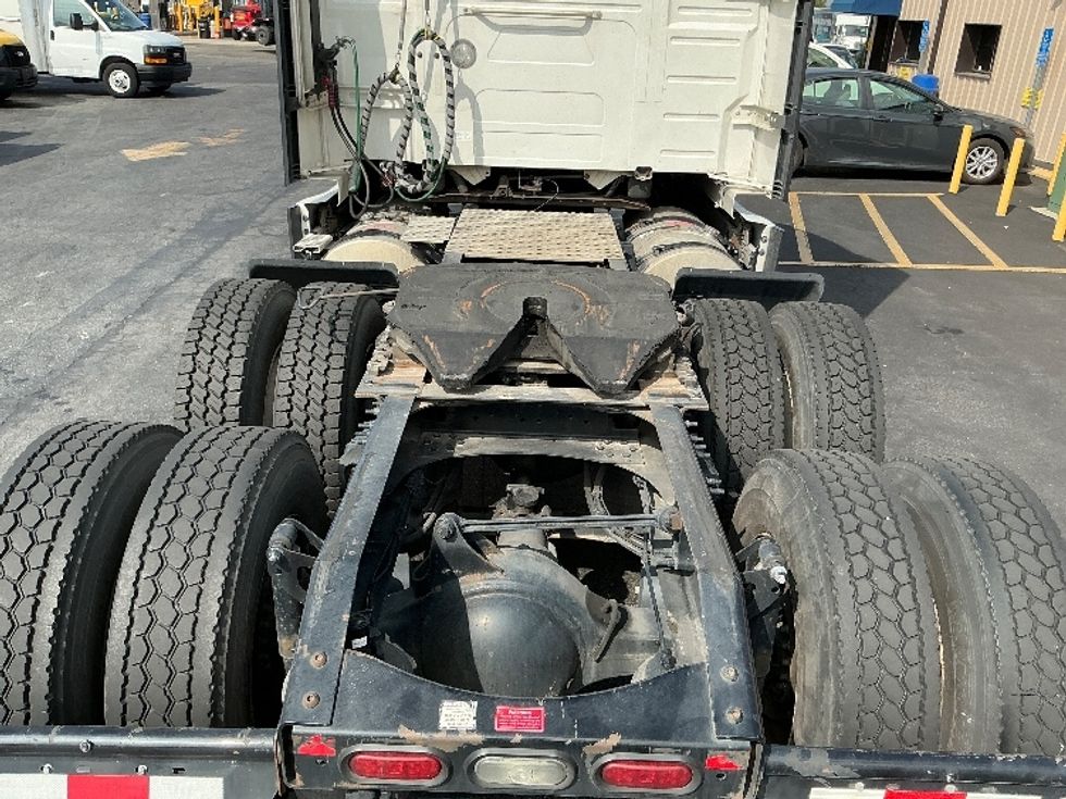 Sleeper Tractor-Heavy Duty Tractors-Volvo-2022-VNL64760-Montebello-CA-513,447\n\t\tmiles-$ 71,000 - Image 6