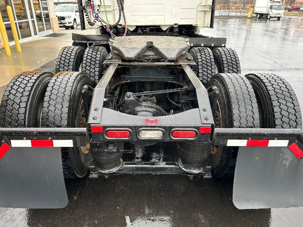 Sleeper Tractor-Heavy Duty Tractors-Volvo-2022-VNL64760-Montgomery-NY-222,743\n\t\tmiles-$ 91,750 - Image 6