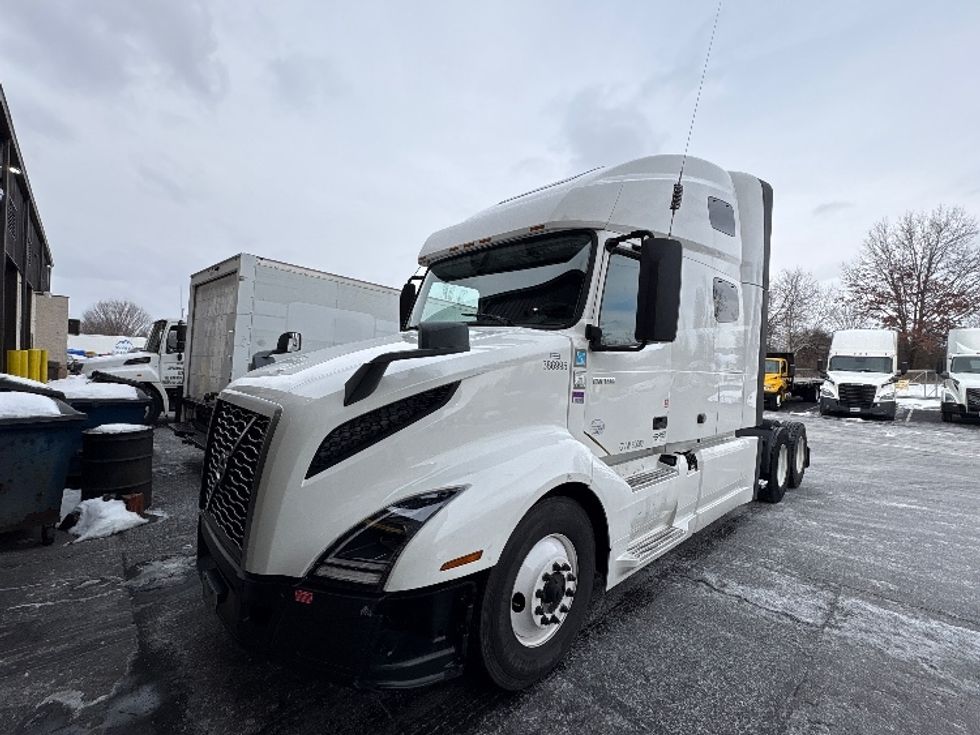 Sleeper Tractor-Heavy Duty Tractors-Volvo-2022-VNL64760-Montgomery-NY-498,020\n\t\tmiles-$ 68,500 - Image 3