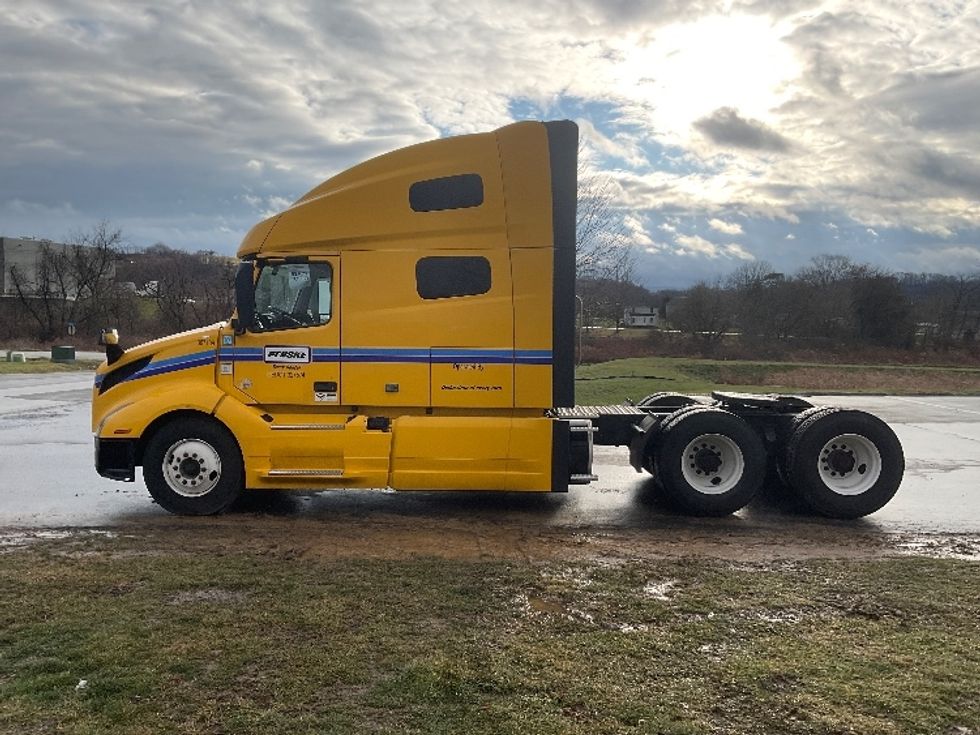 Sleeper Tractor-Heavy Duty Tractors-Volvo-2022-VNL64760-Mount Pleasant-PA-553,627\n\t\tmiles-$ 59,250 - Image 4