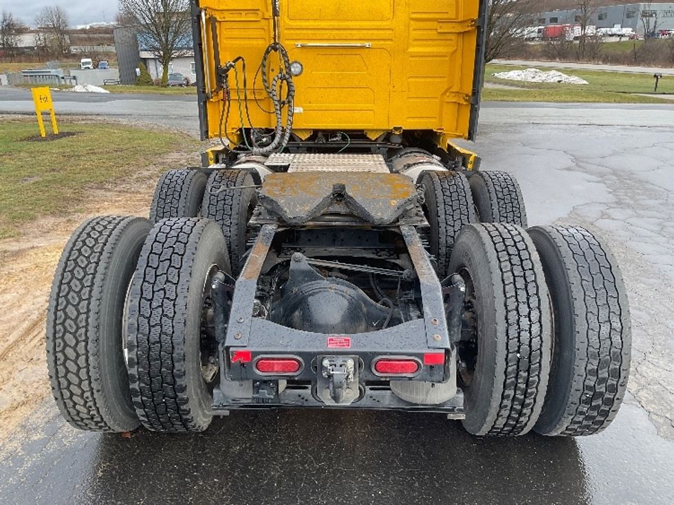 Sleeper Tractor-Heavy Duty Tractors-Volvo-2022-VNL64760-Mount Pleasant-PA-553,627\n\t\tmiles-$ 59,250 - Image 6