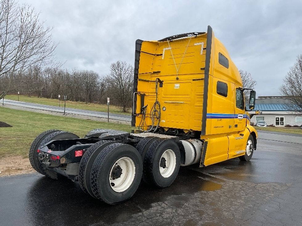 Sleeper Tractor-Heavy Duty Tractors-Volvo-2022-VNL64760-Mount Pleasant-PA-553,627\n\t\tmiles-$ 59,250 - Image 7