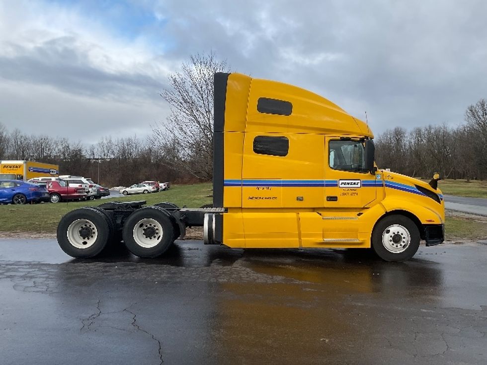Sleeper Tractor-Heavy Duty Tractors-Volvo-2022-VNL64760-Mount Pleasant-PA-553,627\n\t\tmiles-$ 59,250 - Image 8
