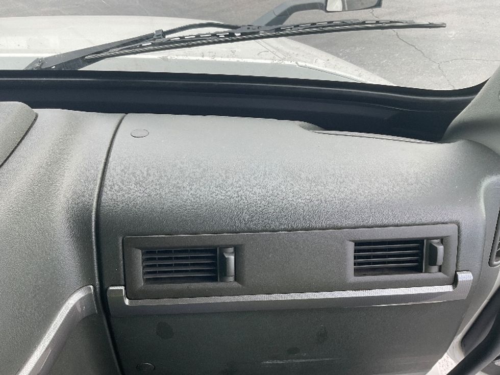 Sleeper Tractor-Heavy Duty Tractors-Volvo-2022-VNL64760-Nashville (Mount Juliet)-TN-446,912\n\t\tmiles-$ 81,250 - Image 14