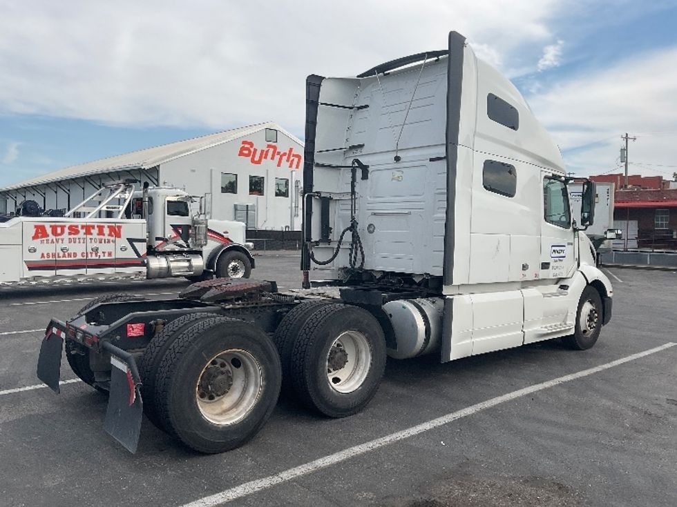 Sleeper Tractor-Heavy Duty Tractors-Volvo-2022-VNL64760-Nashville (Mount Juliet)-TN-446,912\n\t\tmiles-$ 81,250 - Image 7