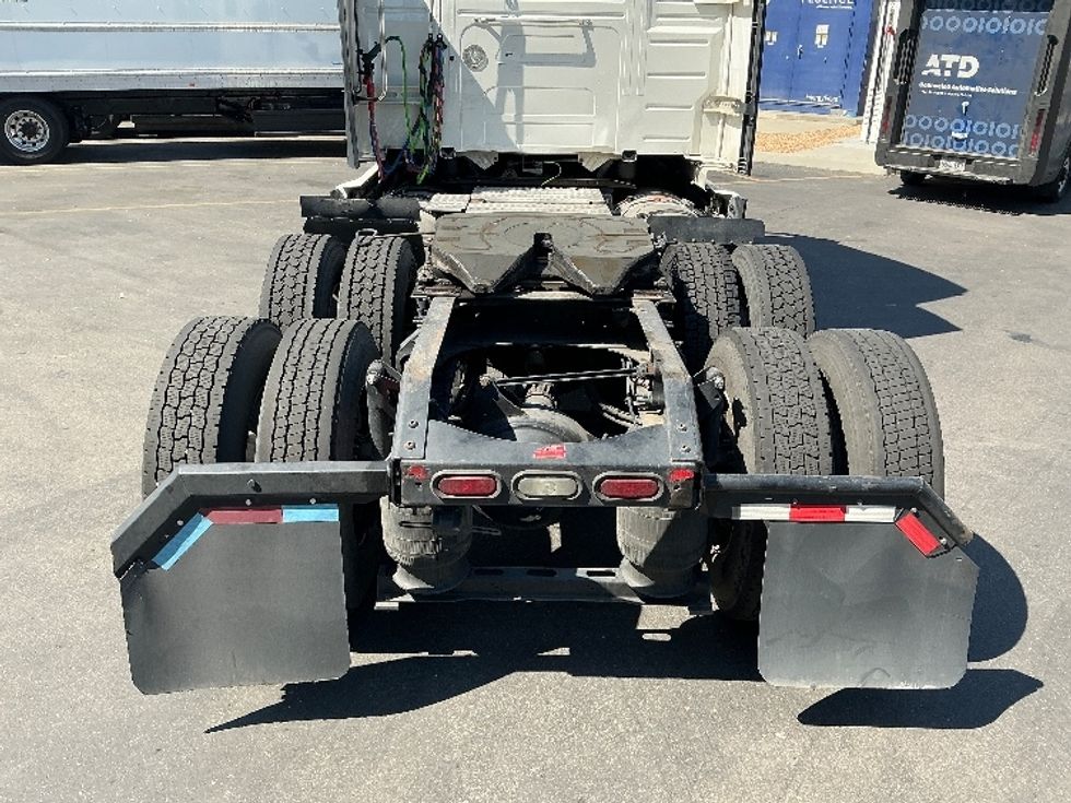 Sleeper Tractor-Heavy Duty Tractors-Volvo-2022-VNL64760-Nashville-TN-441,344\n\t\tmiles-$ 80,750 - Image 6