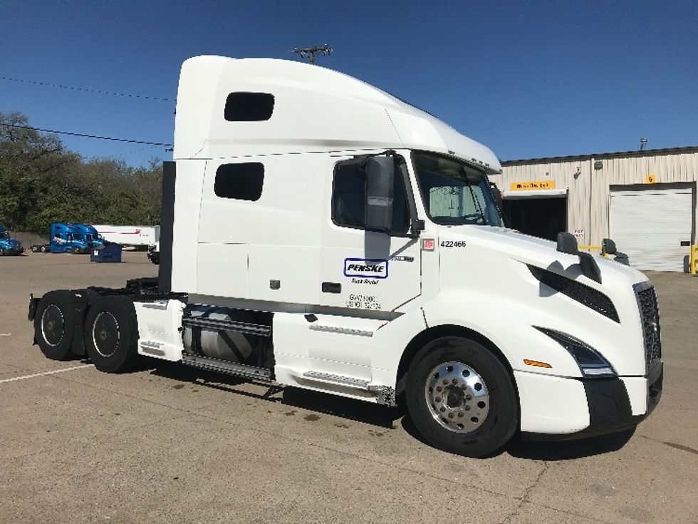 Sleeper Tractor-Heavy Duty Tractors-Volvo-2022-VNL64760-Nashville-TN-550,128\n\t\tmiles-$ 76,750 - Image 1
