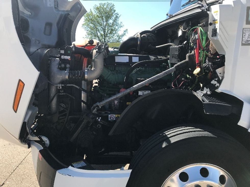 Sleeper Tractor-Heavy Duty Tractors-Volvo-2022-VNL64760-Nashville-TN-550,128\n\t\tmiles-$ 76,750 - Image 21