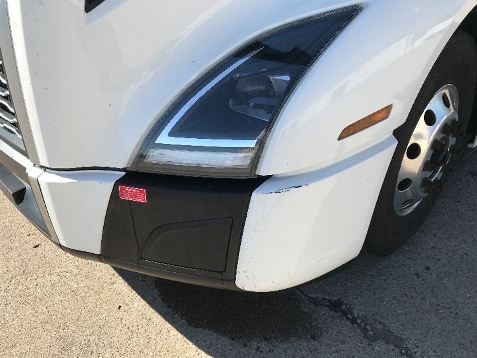 Sleeper Tractor-Heavy Duty Tractors-Volvo-2022-VNL64760-Nashville-TN-550,128\n\t\tmiles-$ 76,750 - Image 26