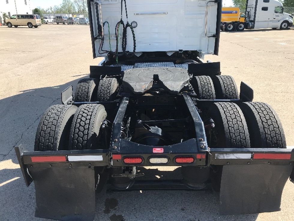 Sleeper Tractor-Heavy Duty Tractors-Volvo-2022-VNL64760-Nashville-TN-550,128\n\t\tmiles-$ 76,750 - Image 6