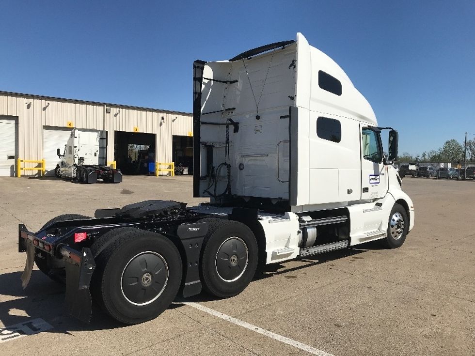 Sleeper Tractor-Heavy Duty Tractors-Volvo-2022-VNL64760-Nashville-TN-550,128\n\t\tmiles-$ 76,750 - Image 7